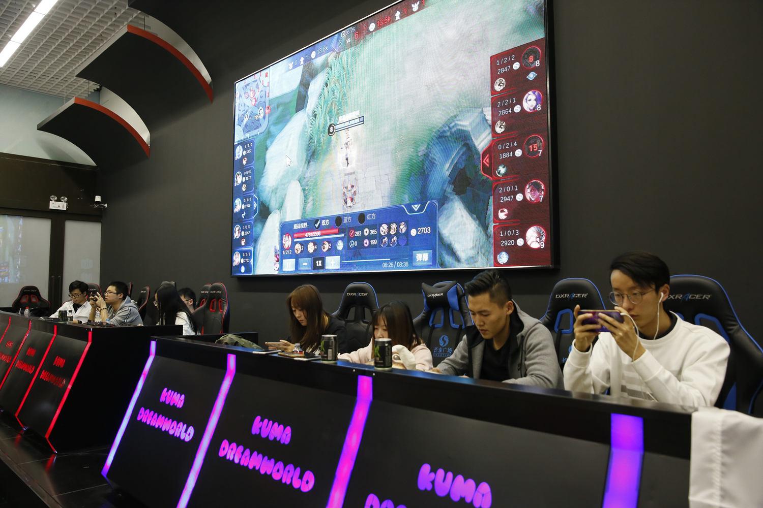 NAVI 对 The MongolZ PGL 阿斯塔纳 2025 小组赛中最受欢迎的比赛