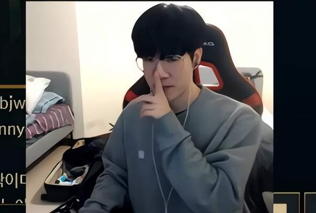 主教练正在热身？IG选手无法出战，教练super替补