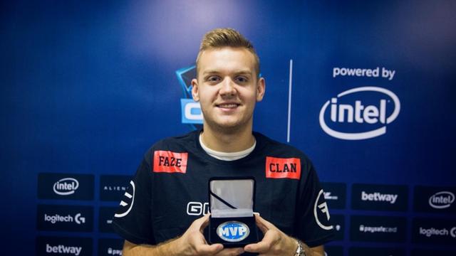 BLAST 秋季小组赛：成功晋级， Astralis 2-0击败NIP