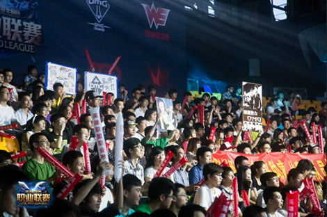 今日凌晨进行的LEC春季赛第二阶段的比赛中，VIT连下两城以2-0轻取AST，打野选手Bo打出对位GAP，数据相当华丽