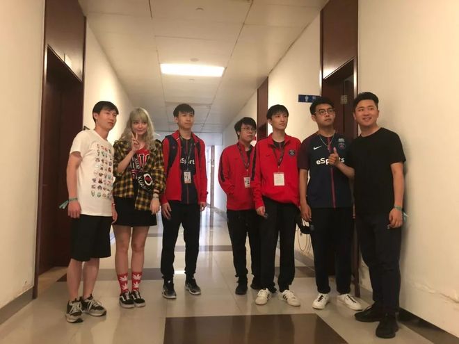 AdreN锐评：s1mple回归、NiKo加入Falcons和m0NESY建议